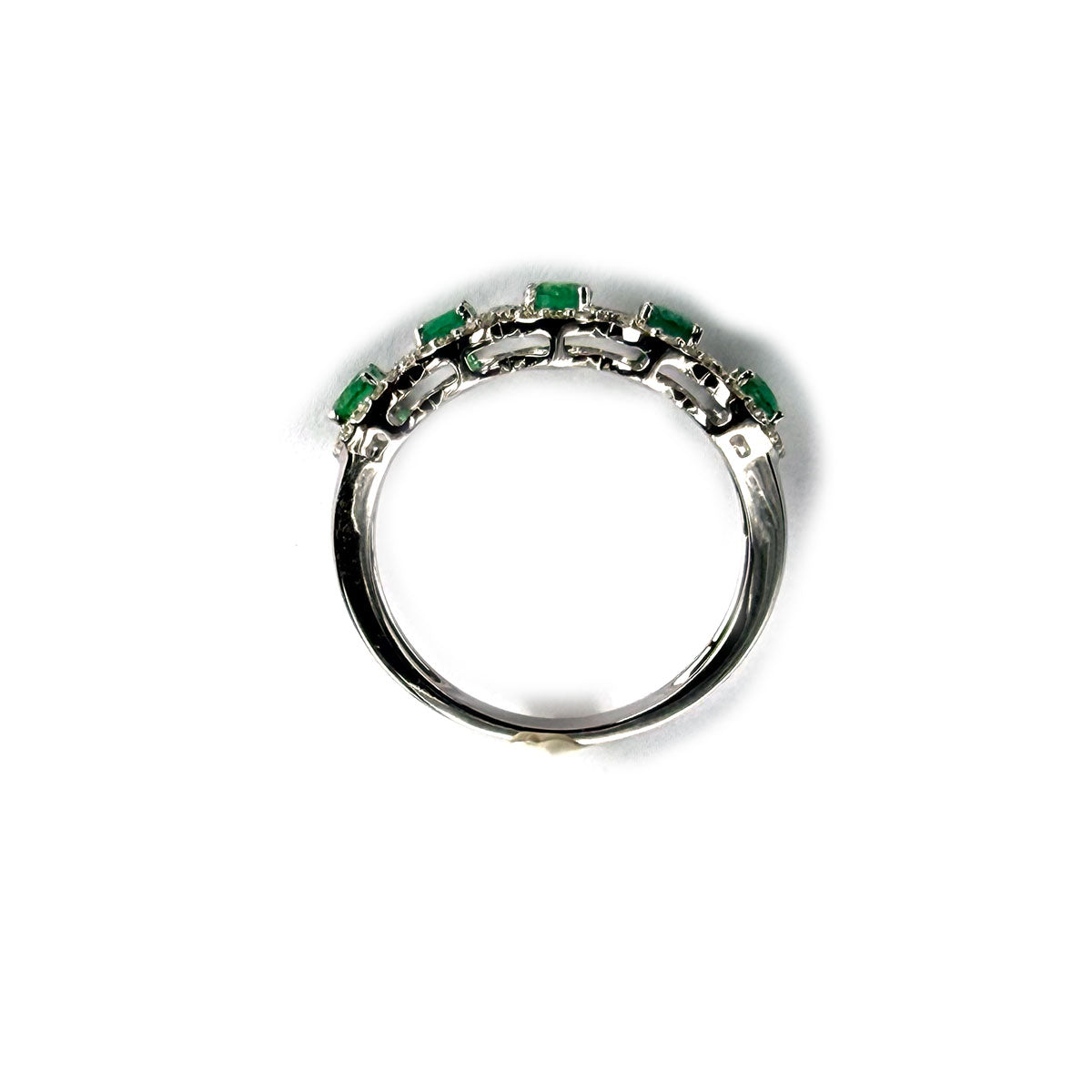 Anillo en oro blanco 14K con esmeraldas ovaladas y diamantes 0.33ctw