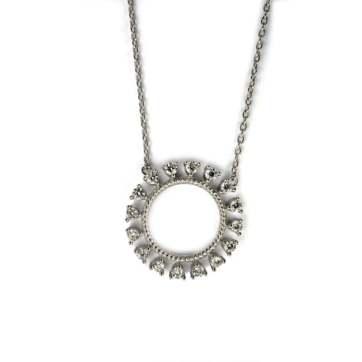 Collar con dije circular de diamantes de laboratorio 0.50ctw