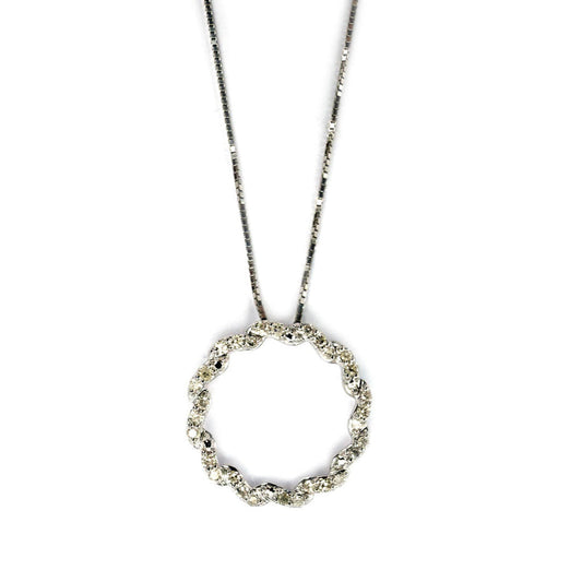 Collar de plata con dije de círculo trenzado de diamantes de laboratorio 0.33ctw