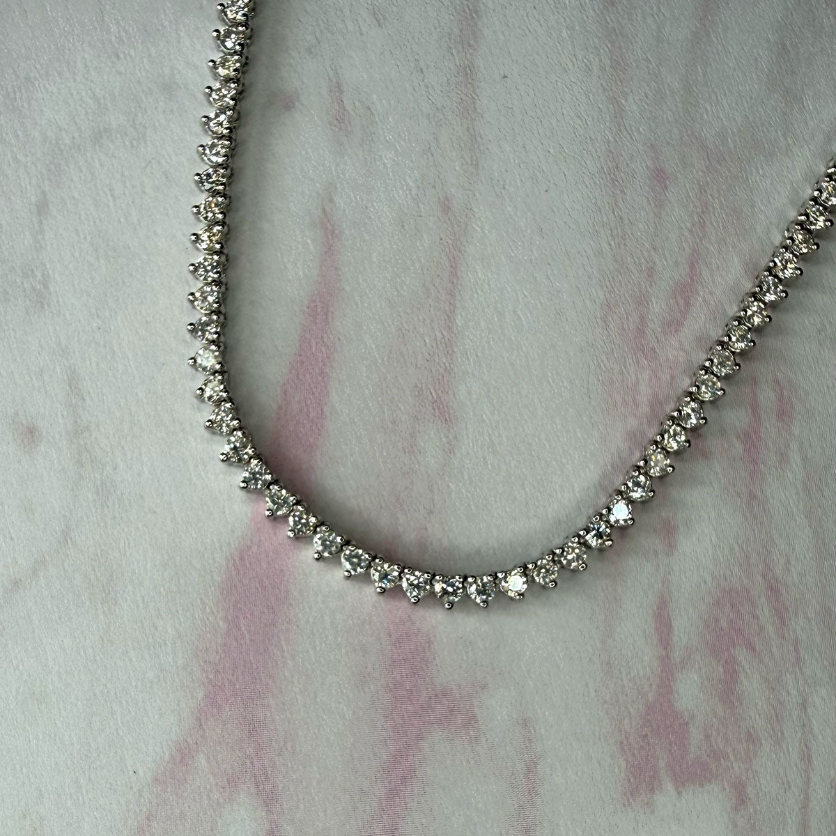 Collar tenis en oro blanco 14K con diamantes 3.5ctw