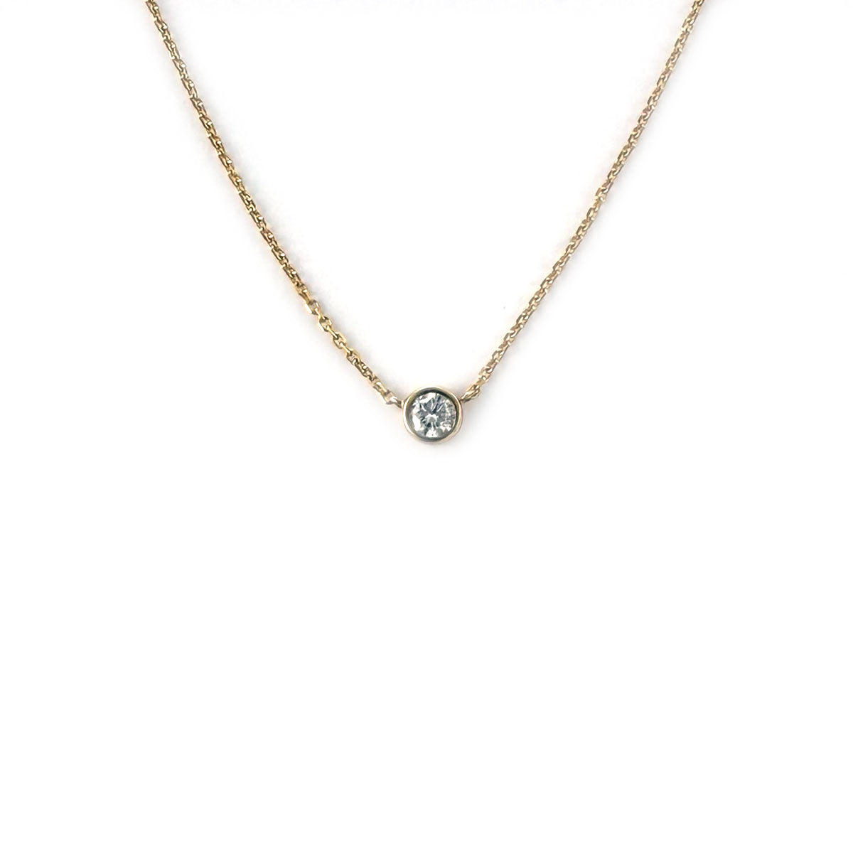 Collar en oro amarillo 10K con punto de luz de diamante de laboratorio 0.20ct