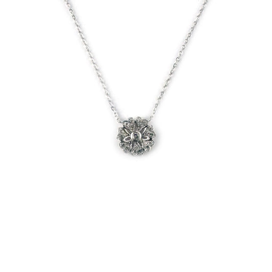 Collar en oro blanco 14K con flor de corazones con diamantes 0.14ctw
