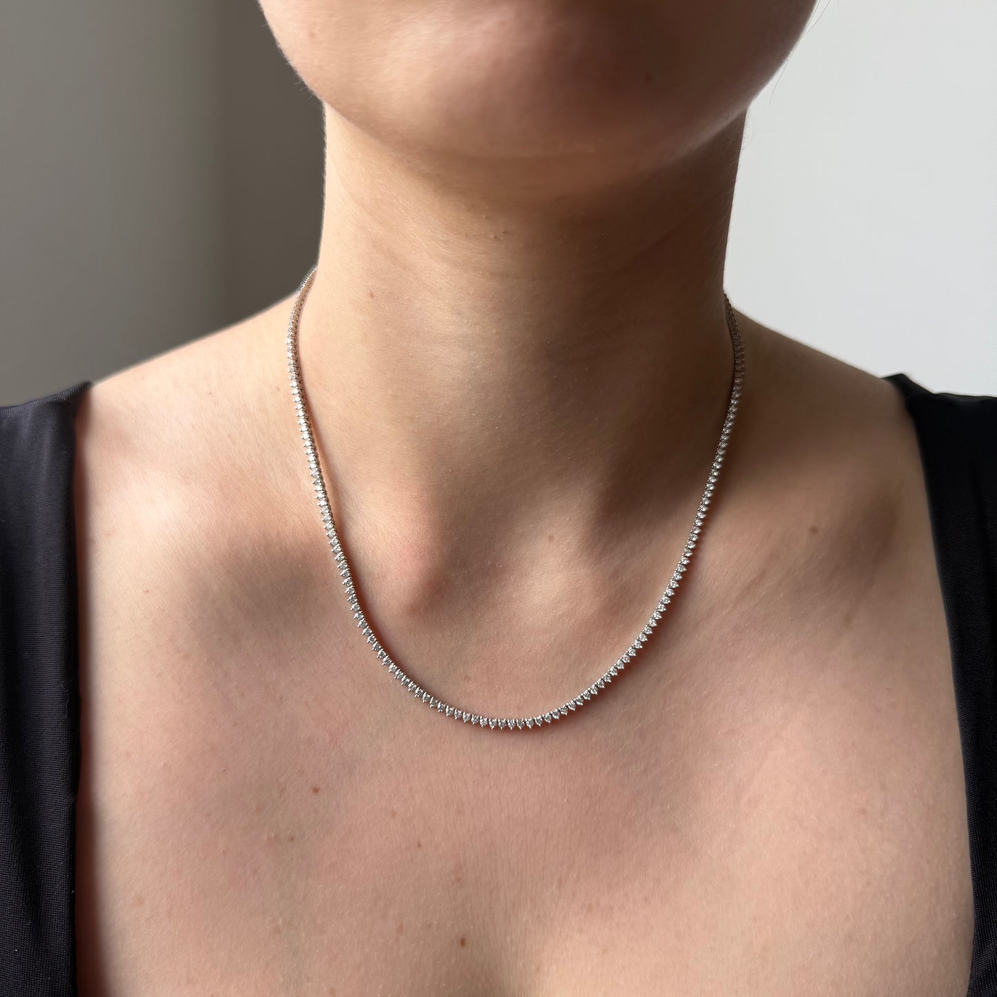 Collar tenis en oro blanco 14K con diamantes 3.5ctw