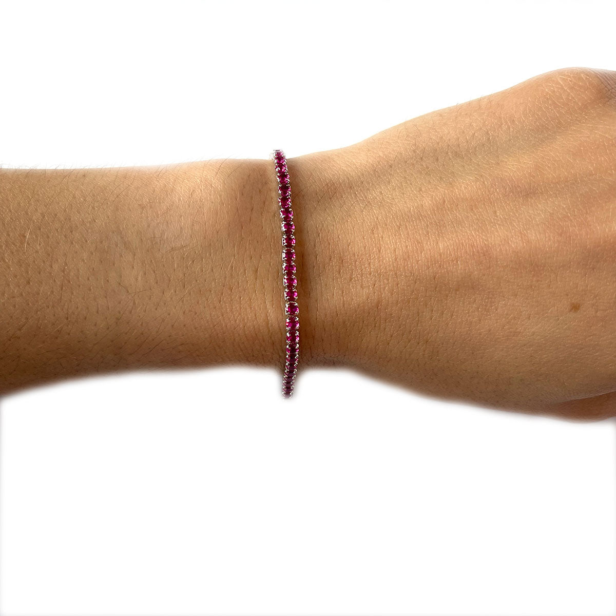 Pulsera de plata con baño de platino con circonitas color rojo rubí