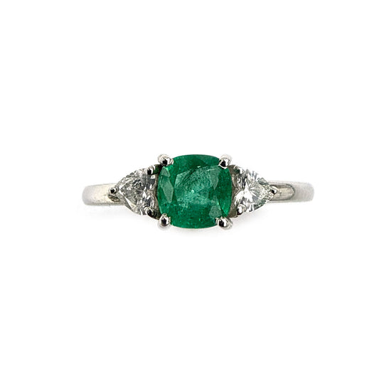 Anillo en oro blanco 14k con esmeralda 0.35ct y diamantes corazón 0.20ctw