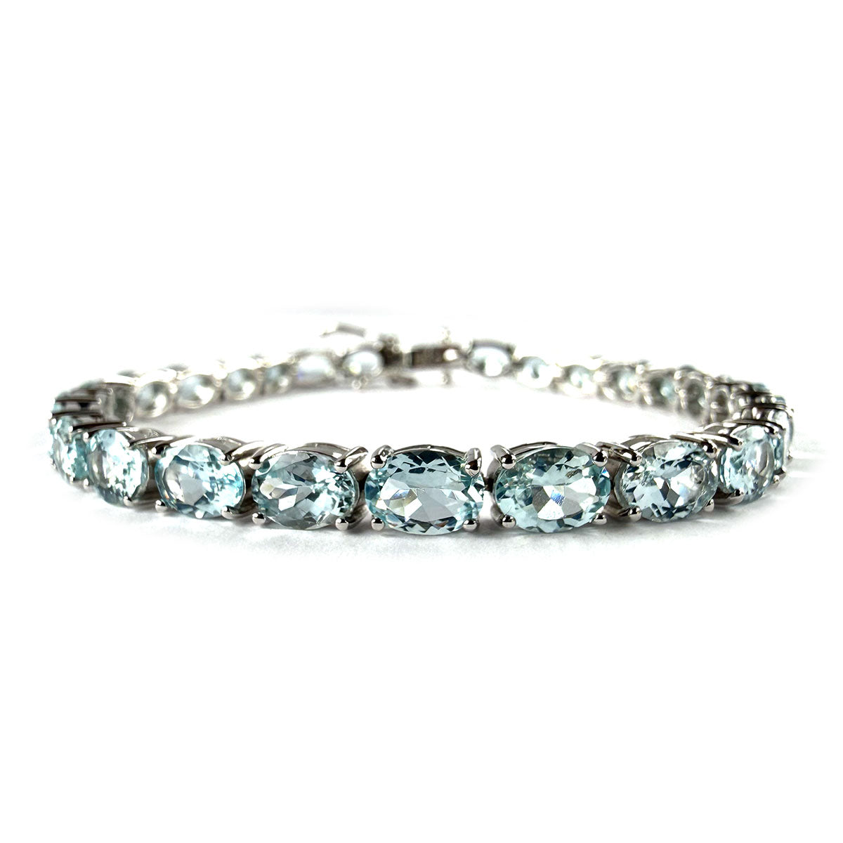 Pulsera tenis de plata con aquamarinas ovaladas