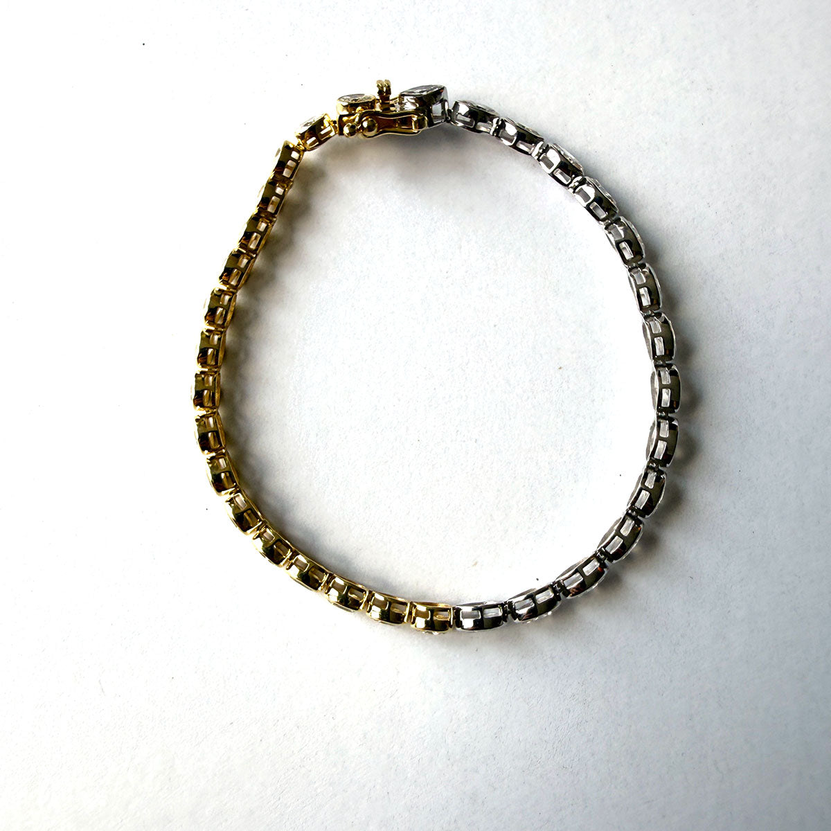 Pulsera tenis de oro blanco y amarillo 14k con diamantes de laboratorio ovalados y marquesas 4.73ct
