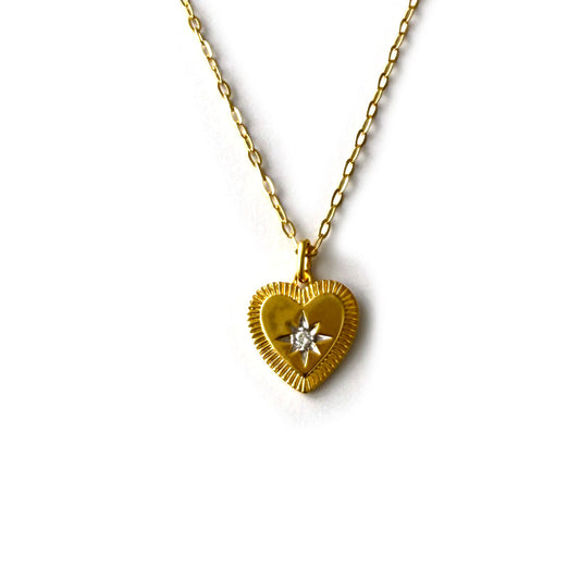 Collar de plata con baño de oro de corazón con diamante de laboratorio 0.05ct