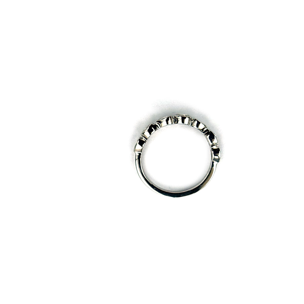 Anillo en oro blanco 14K con diamantes ovalados y pera 0.50ctw