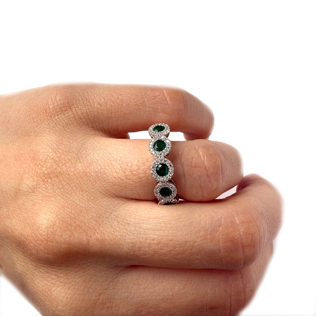 Anillo en oro blanco 14K con zafiros redondos y halo de diamantes 0.18ctw