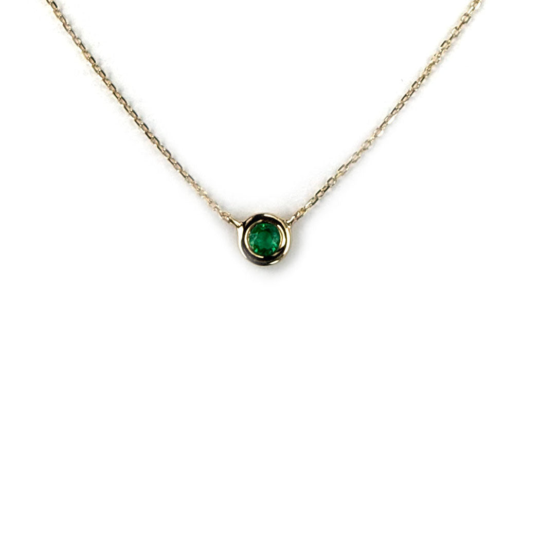 Collar en oro amarillo 14K con esmeralda biselada