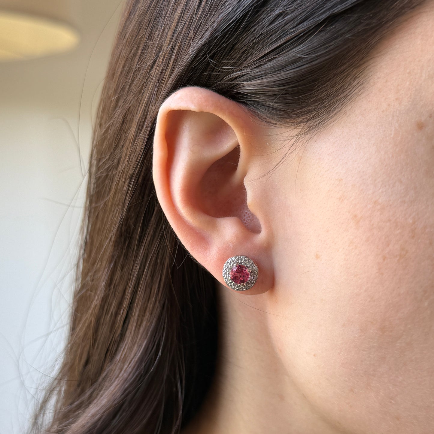 Aretes en plata con baño de oro rosa, topacio rosa y circones blancos