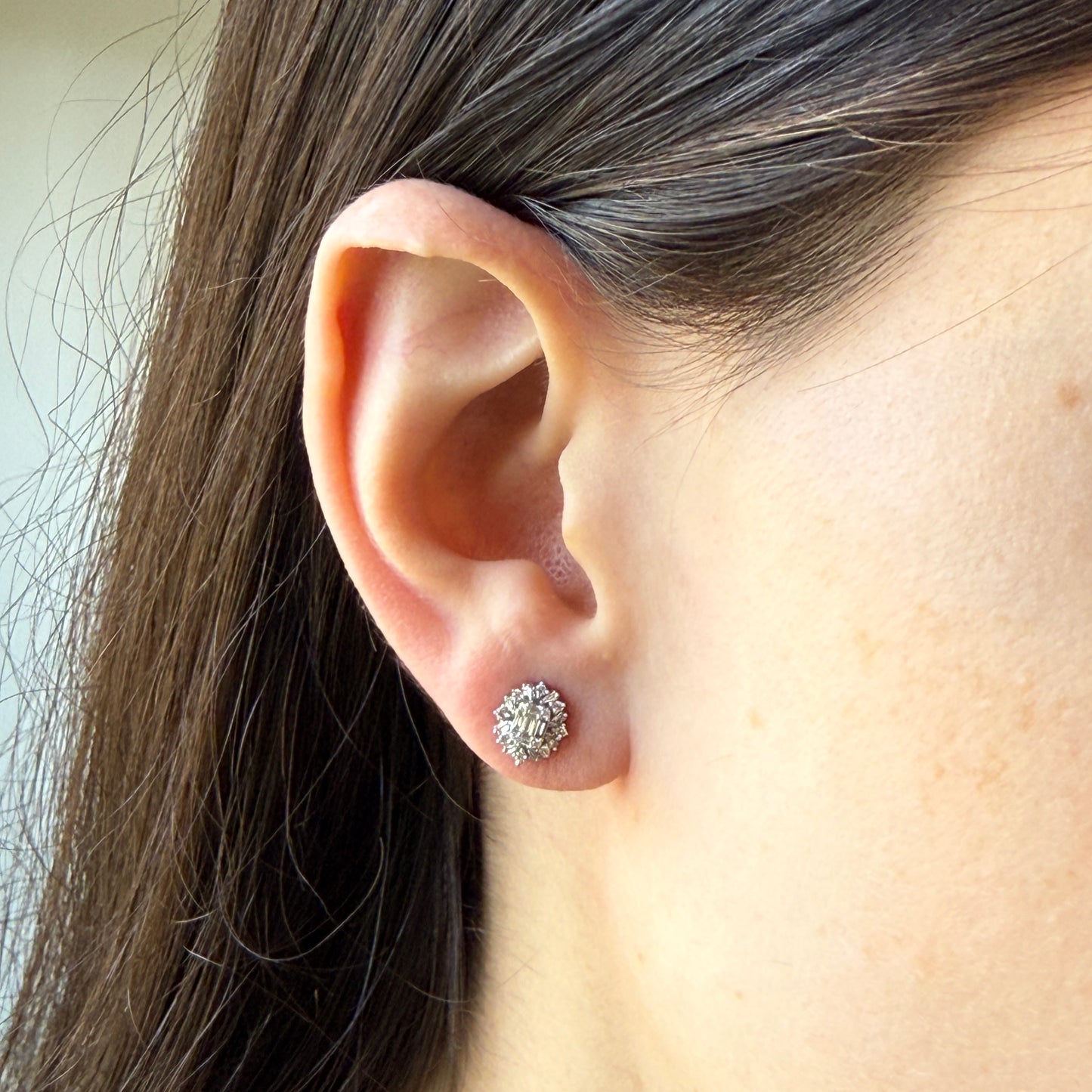 Aretes en oro blanco 10k con diamantes