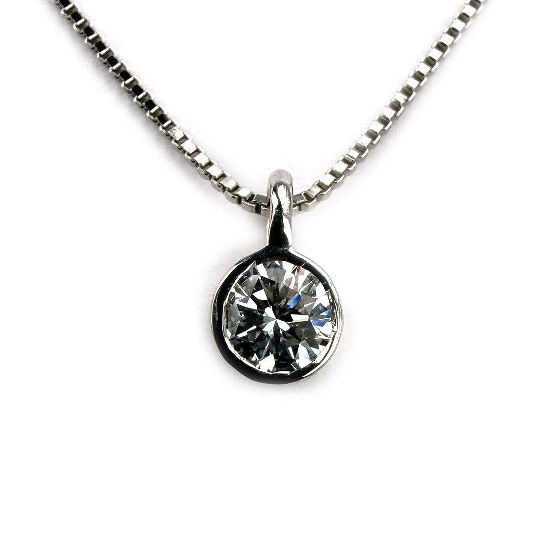 Collar en plata con dije de diamante de laboratorio redondo 0.25ct