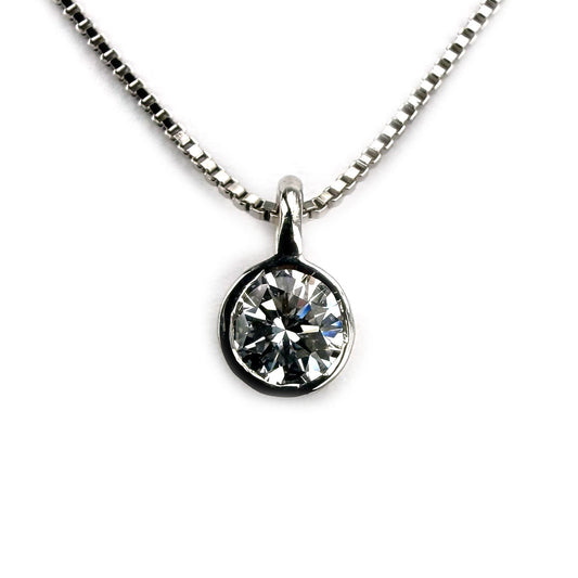 Collar en plata con dije de diamante de laboratorio redondo 0.25ct