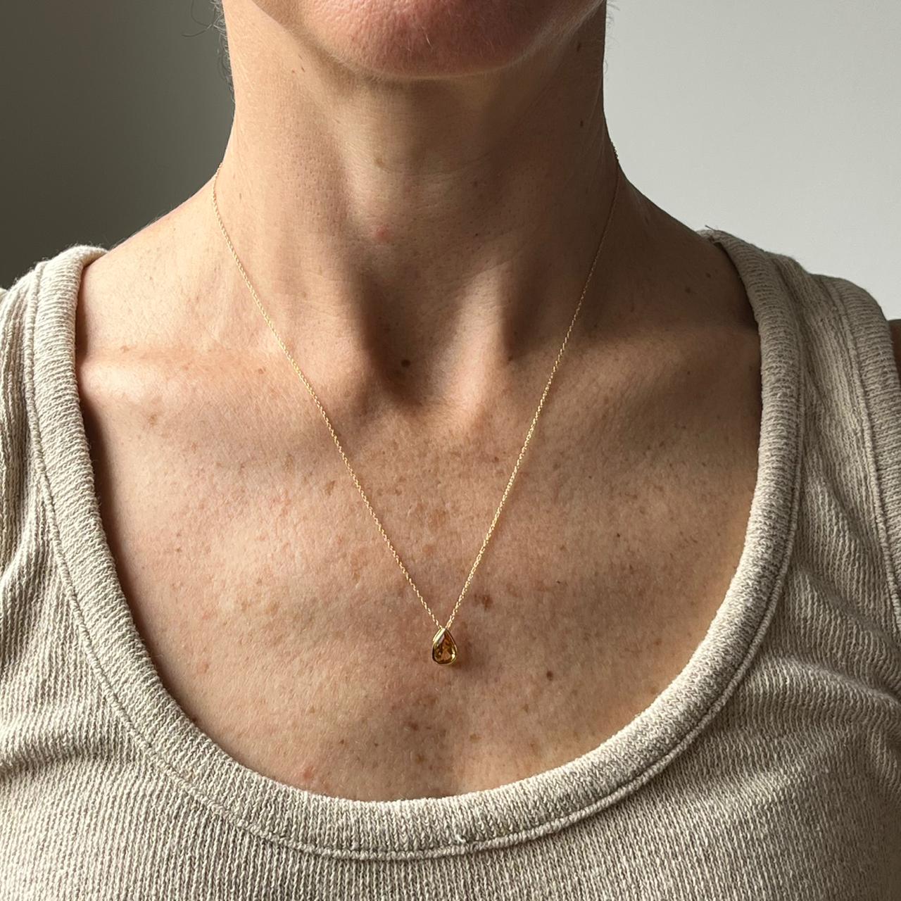 Collar en oro amarillo 10K con citrino corte pera biselado