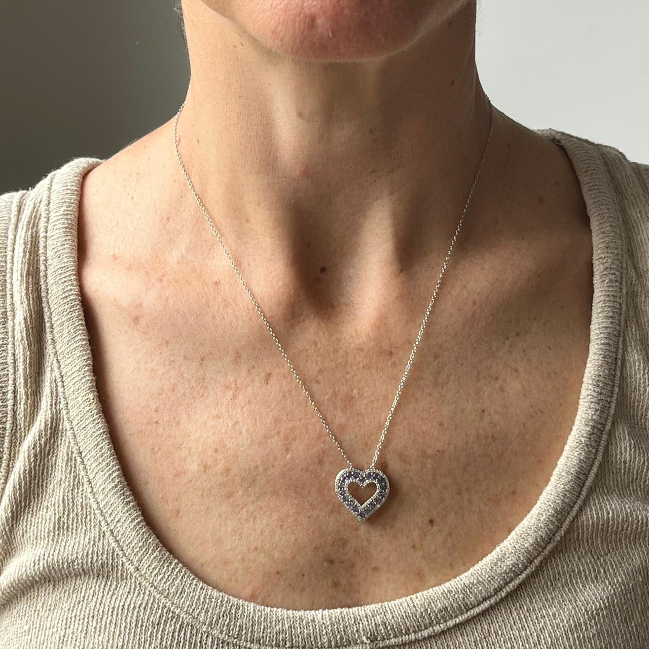 Collar de plata con corazón de tanzanitas y diamantes 0.25ctw