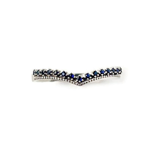 Anillo en oro blanco 14k en forma de V con zafiros